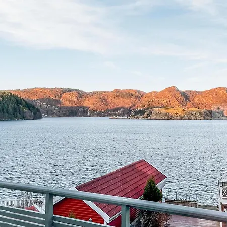 Dom wakacyjny Gorgeous In With Wifi Farsund